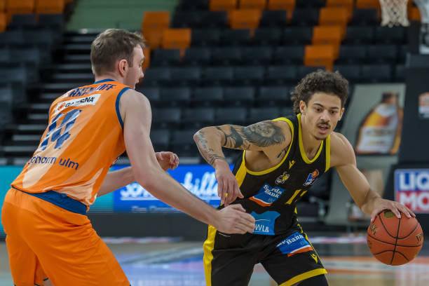 任主教练阿 任主教练阿